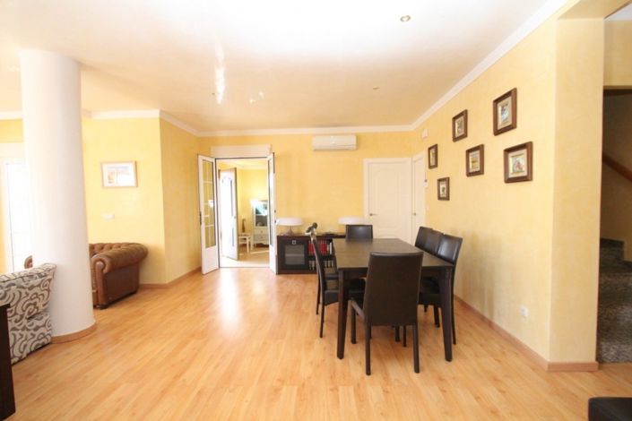 Image No.8-5 Bed Villa for sale