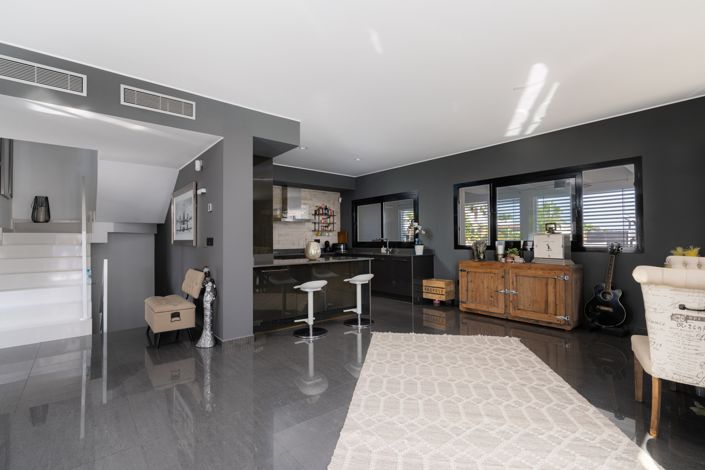 Image No.11-7 Bed Villa for sale