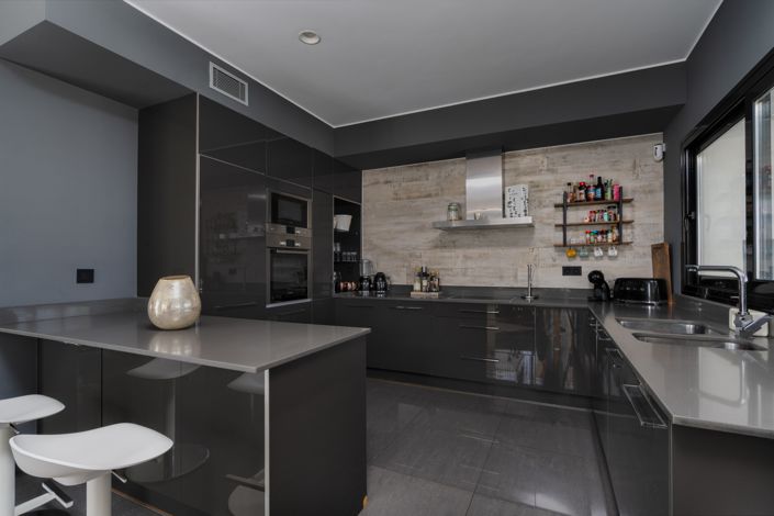 Image No.12-7 Bed Villa for sale