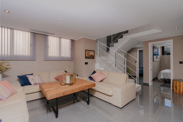 Image No.26-7 Bed Villa for sale