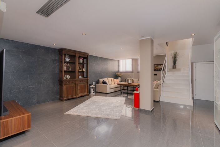 Image No.27-7 Bed Villa for sale