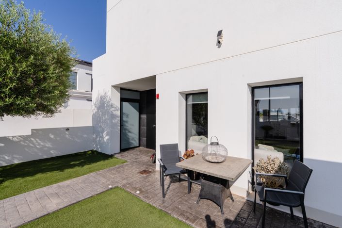 Image No.3-7 Bed Villa for sale