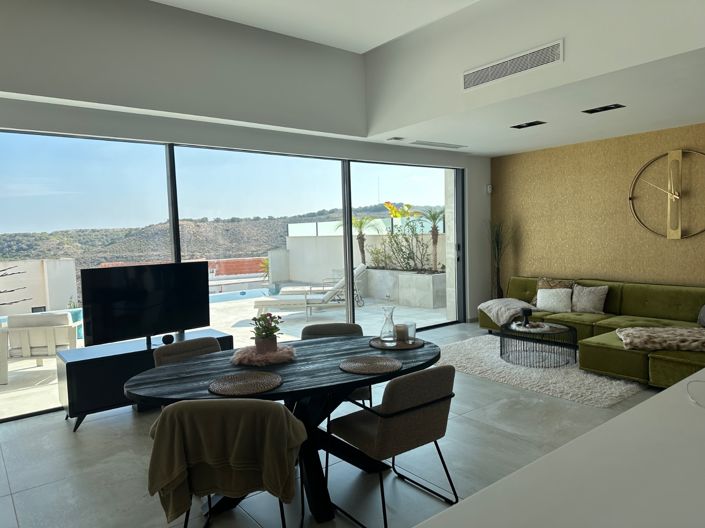 Image No.4-4 Bed Villa for sale