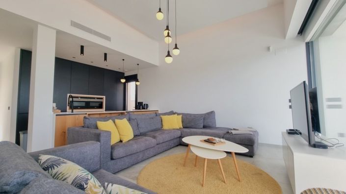 Image No.4-4 Bed Villa for sale