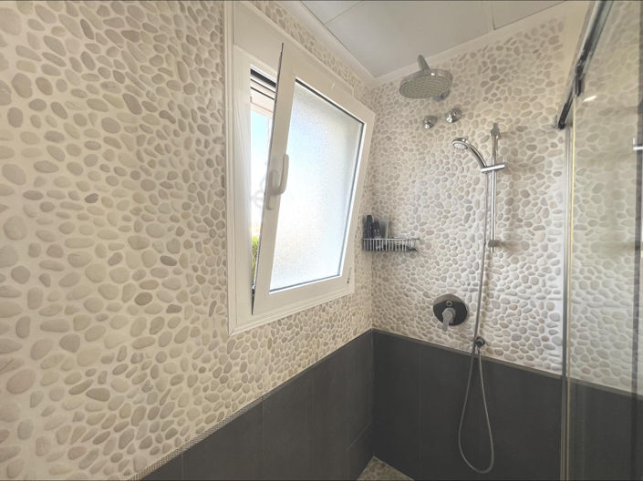 Image No.10-5 Bed Villa for sale