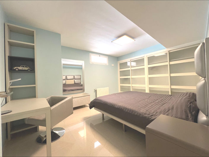 Image No.29-5 Bed Villa for sale