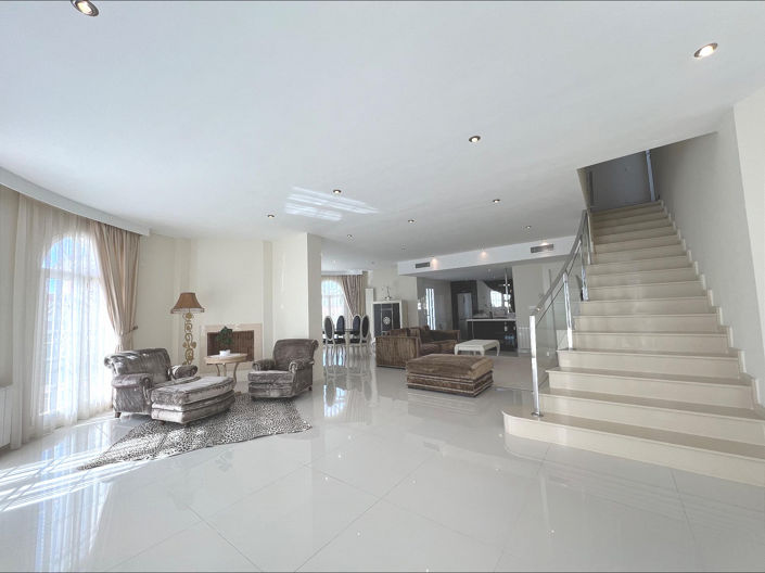 Image No.5-5 Bed Villa for sale