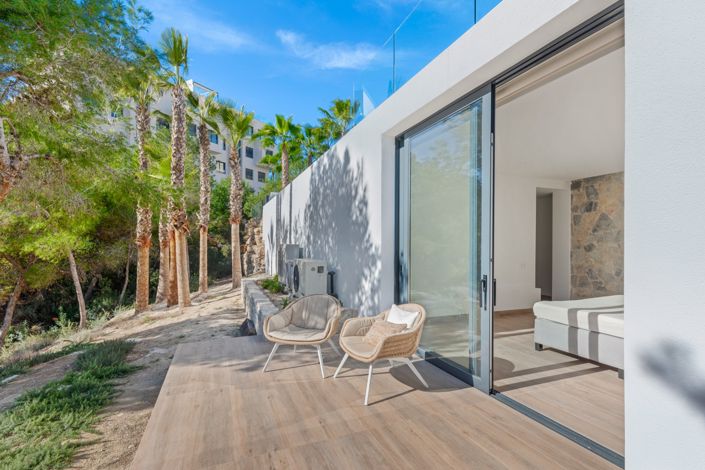 Image No.38-4 Bed Villa for sale