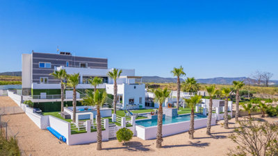 5 Bed Villa for sale