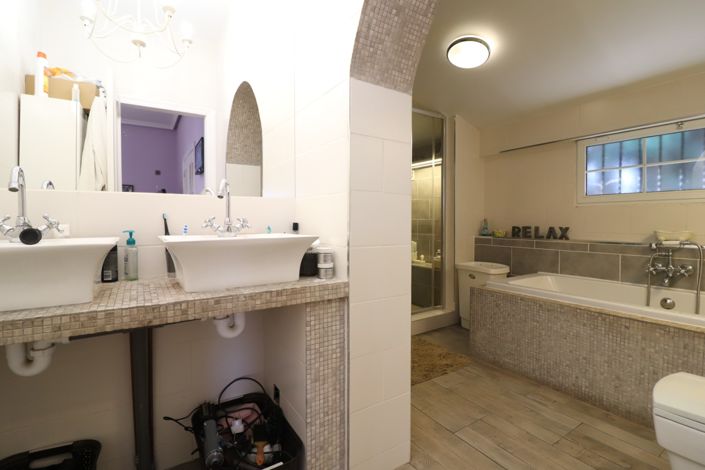 Image No.19-6 Bed Villa for sale