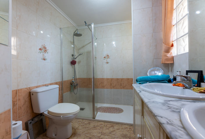 Image No.18-3 Bed Villa for sale