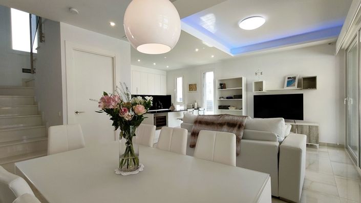 Image No.9-3 Bed Villa for sale