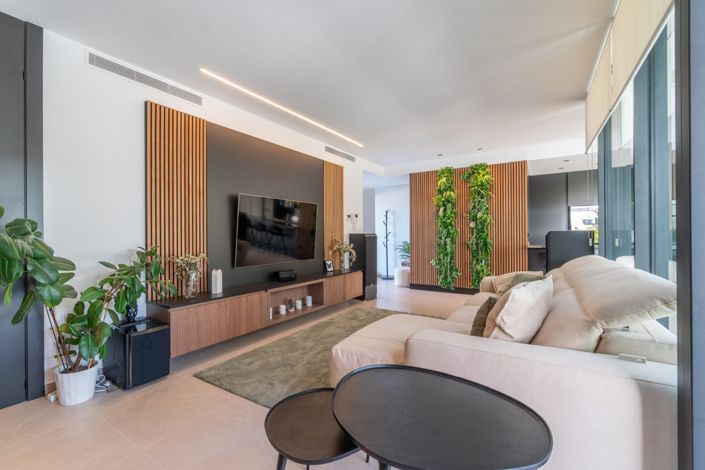 Image No.8-2 Bed Villa for sale