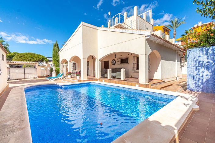 Image No.1-4 Bed Villa for sale