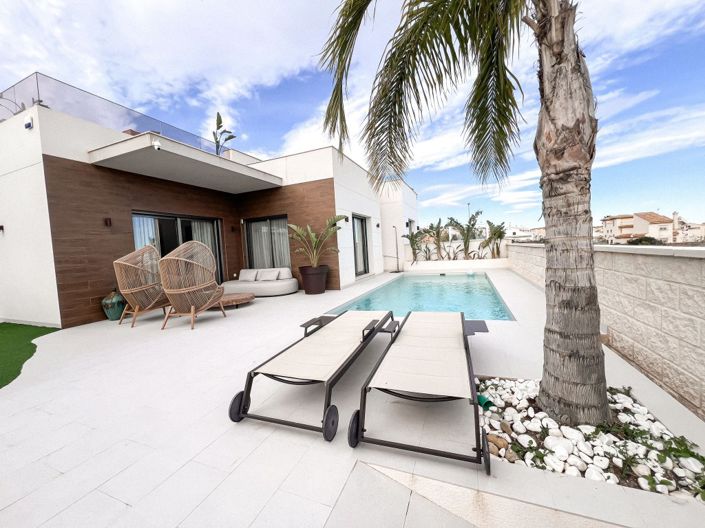 Image No.2-Villa de 4 chambres à vendre à San Miguel de Salinas