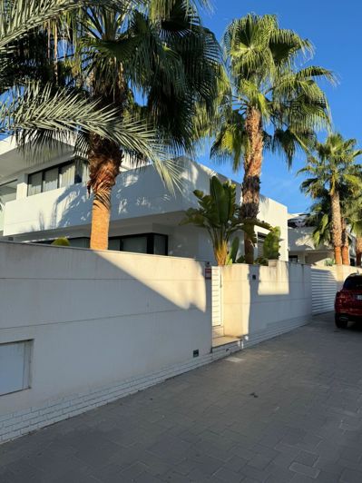 Image No.29-3 Bed Villa for sale