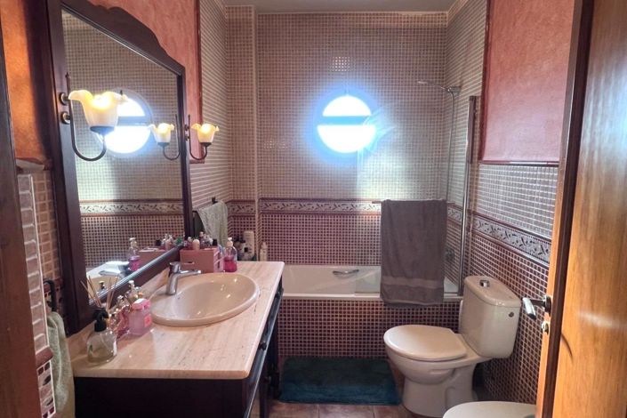 Image No.14-5 Bed Villa for sale