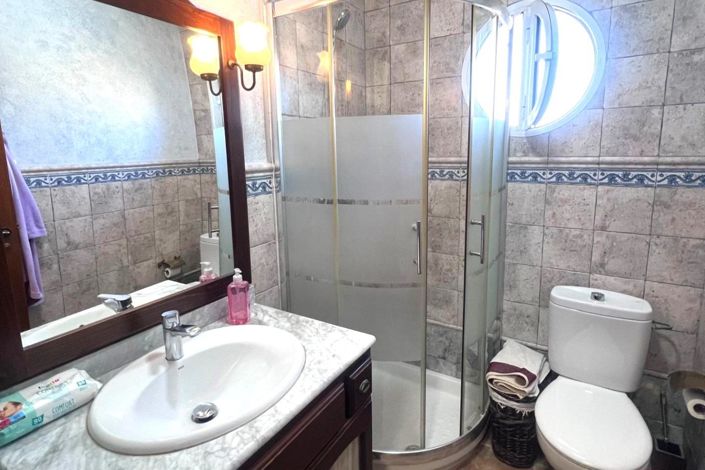 Image No.17-5 Bed Villa for sale