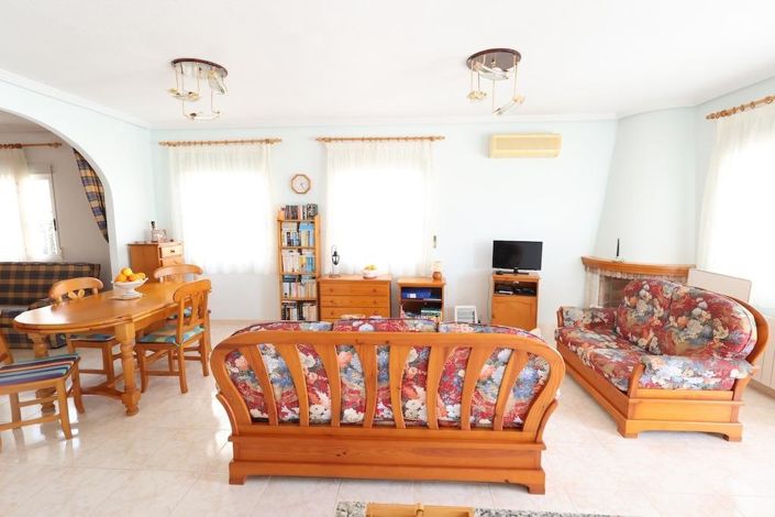 Image No.9-2 Bed Villa for sale