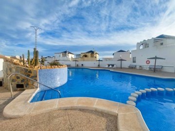 Villa de 3 chambres à vendre à Torrevieja