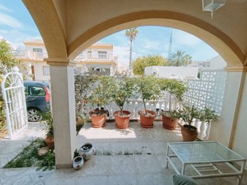 4726-semi-detached-villa-for-sale-in-playa-fl