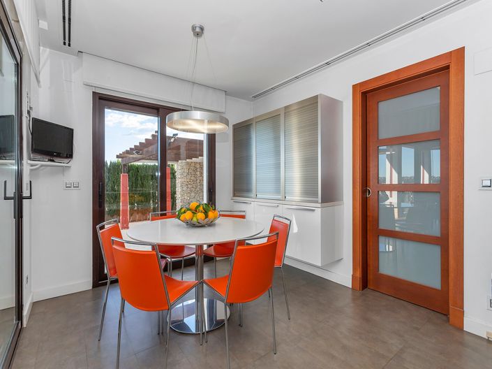 Image No.19-6 Bed Villa for sale