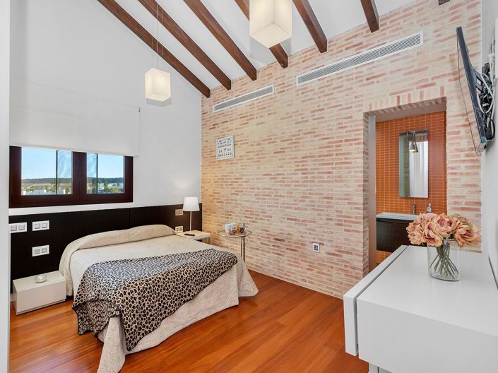 Image No.29-6 Bed Villa for sale