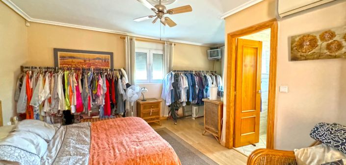 Image No.41-6 Bed Villa for sale