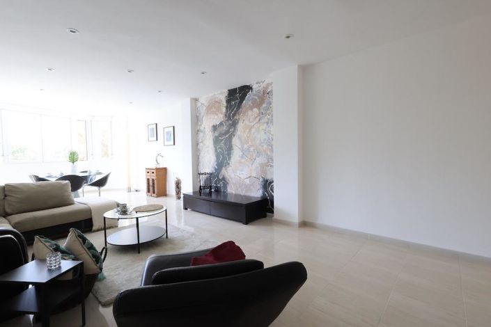 Image No.13-3 Bed Apartment for sale