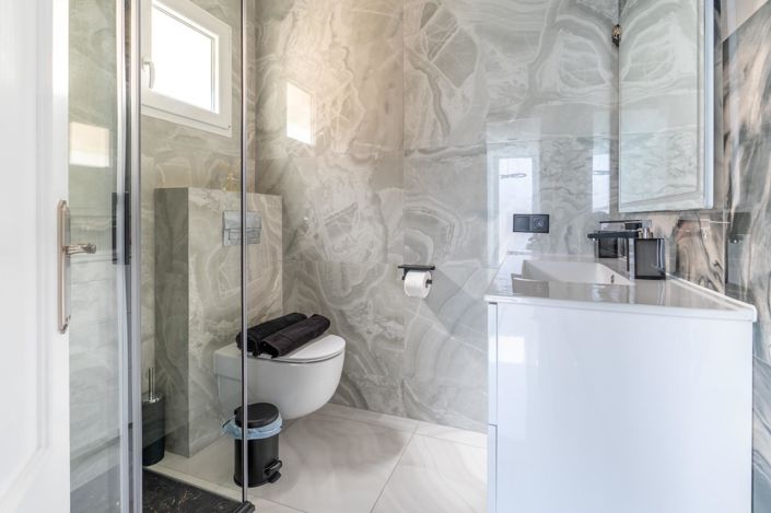 Image No.27-4 Bed Property for sale