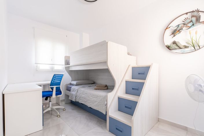 Image No.32-4 Bed Property for sale