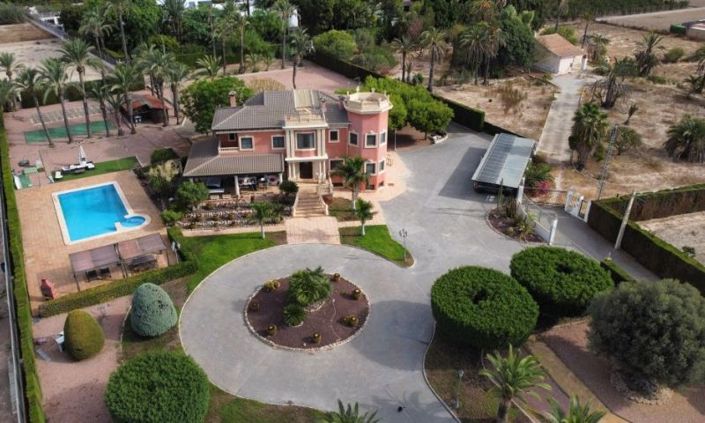 Image No.2-6 Bed Villa for sale