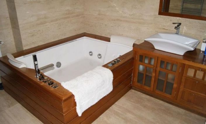 Image No.8-6 Bed Villa for sale