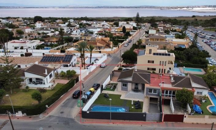 Image No.1-3 Bed Villa for sale