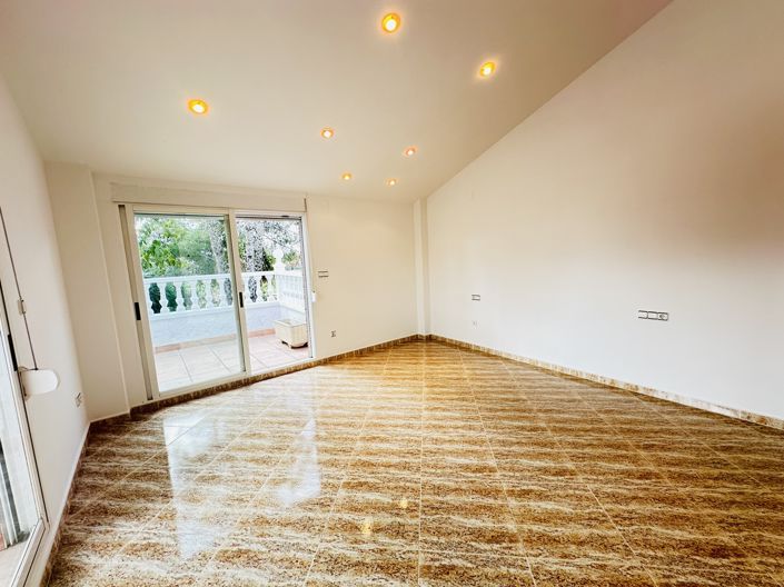 Image No.22-5 Bed Villa for sale