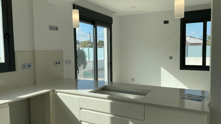 Image No.8-3 Bed Villa for sale