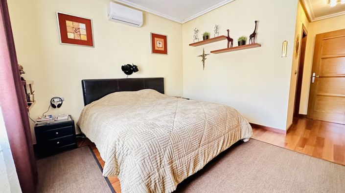 Image No.12-4 Bed Villa for sale