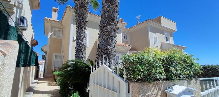 Image No.1-3 Bed Villa for sale