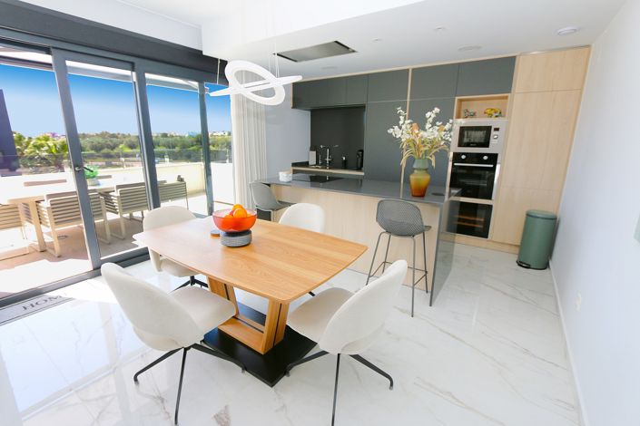 Image No.24-3 Bed Apartment for sale