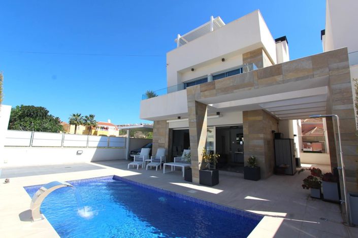 Image No.1-3 Bed Villa for sale