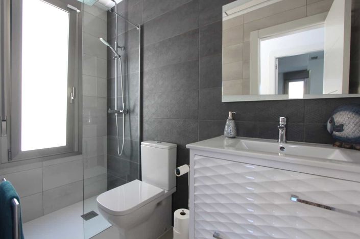 Image No.17-3 Bed Villa for sale