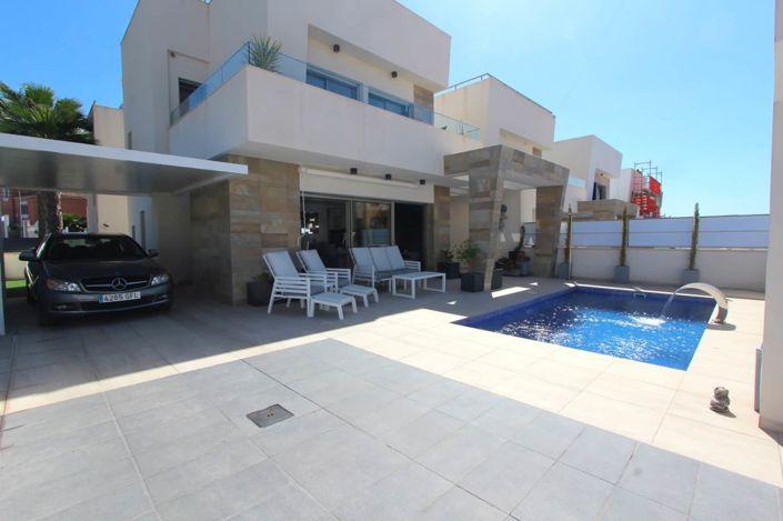 Image No.2-3 Bed Villa for sale