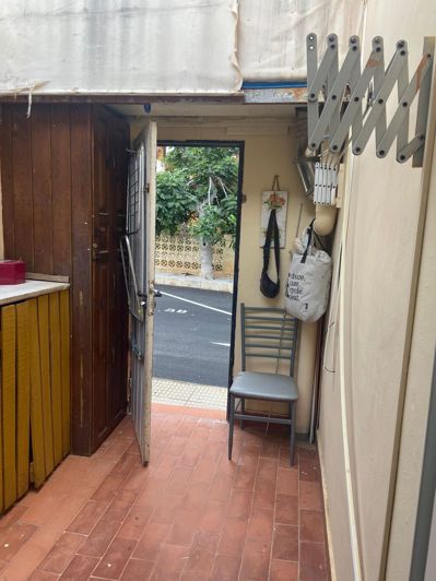 Image No.12-3 Bed Property for sale