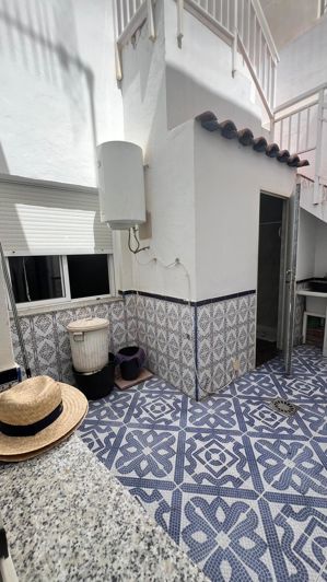 Image No.17-4 Bed Property for sale