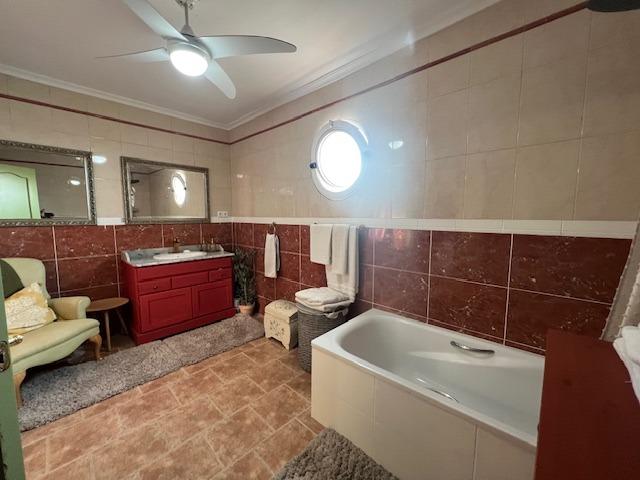 Image No.14-3 Bed Villa for sale