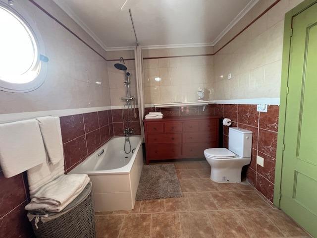 Image No.29-3 Bed Villa for sale