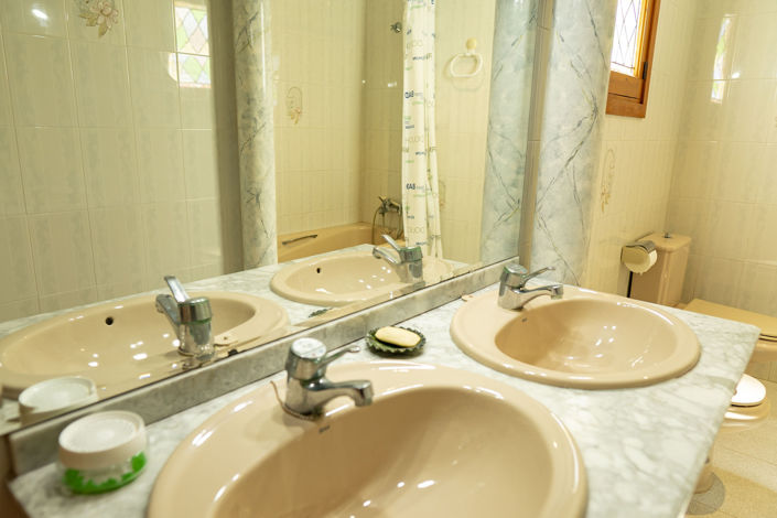 Image No.19-7 Bed Apartment for sale