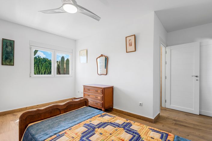 Image No.12-6 Bed Villa for sale