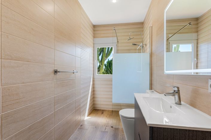 Image No.13-6 Bed Villa for sale