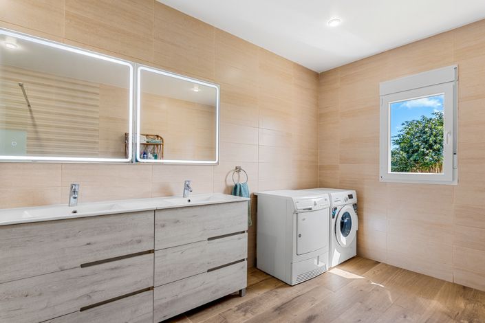 Image No.16-6 Bed Villa for sale